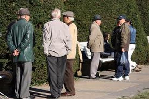 INS: Numărul pensionarilor a scăzut cu aproape 2% în trimestrul trei faţă de perioada similară din 2011