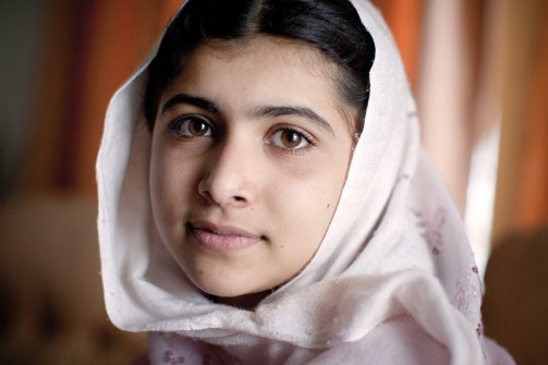 Malala, eleva înpușcată de talibani, nominalizată la premiul Nobel pentru Pace 