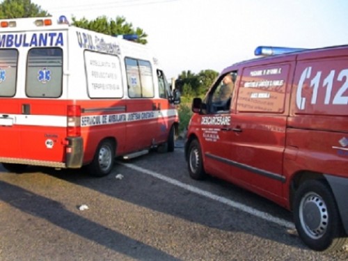 Accident între un microbuz şi o autoutilitară: 18 femei au fost rănite